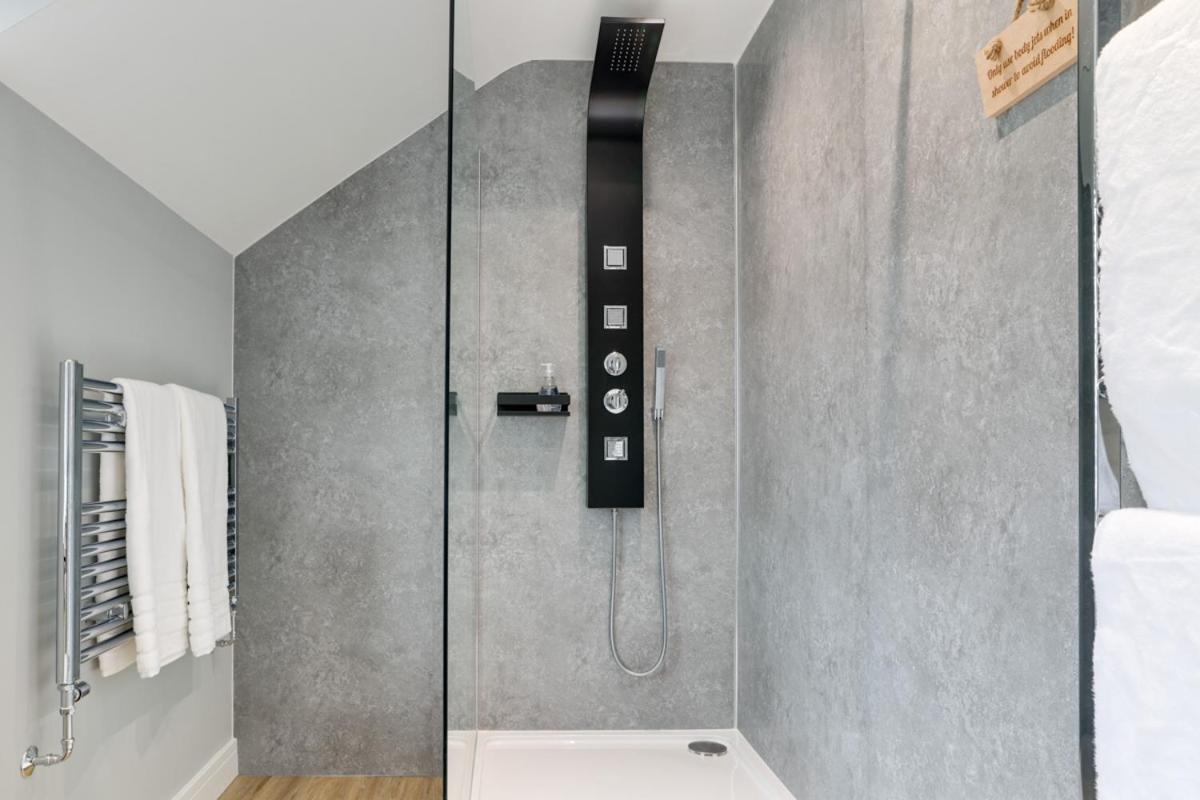 Beam End Snainton - Modern 2-Bedroom Stone Cottage Екстериор снимка